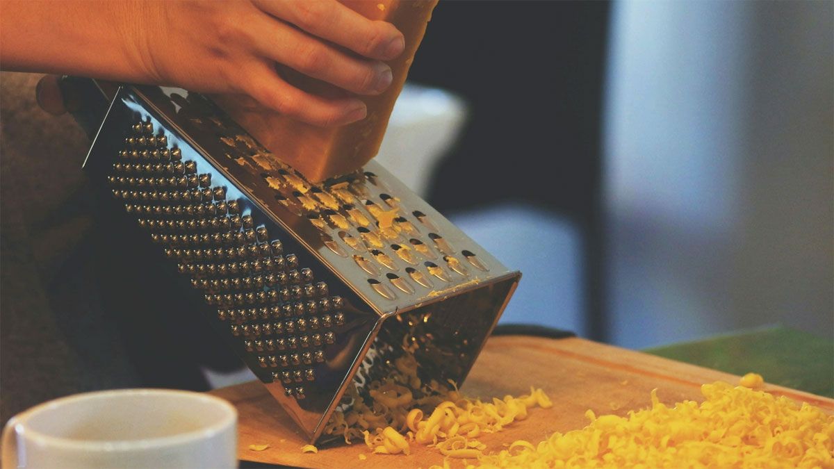 El rallador de cocina puede perder el filo y hacer que rallar un alimento, se transforme en una tarea muy complicada.