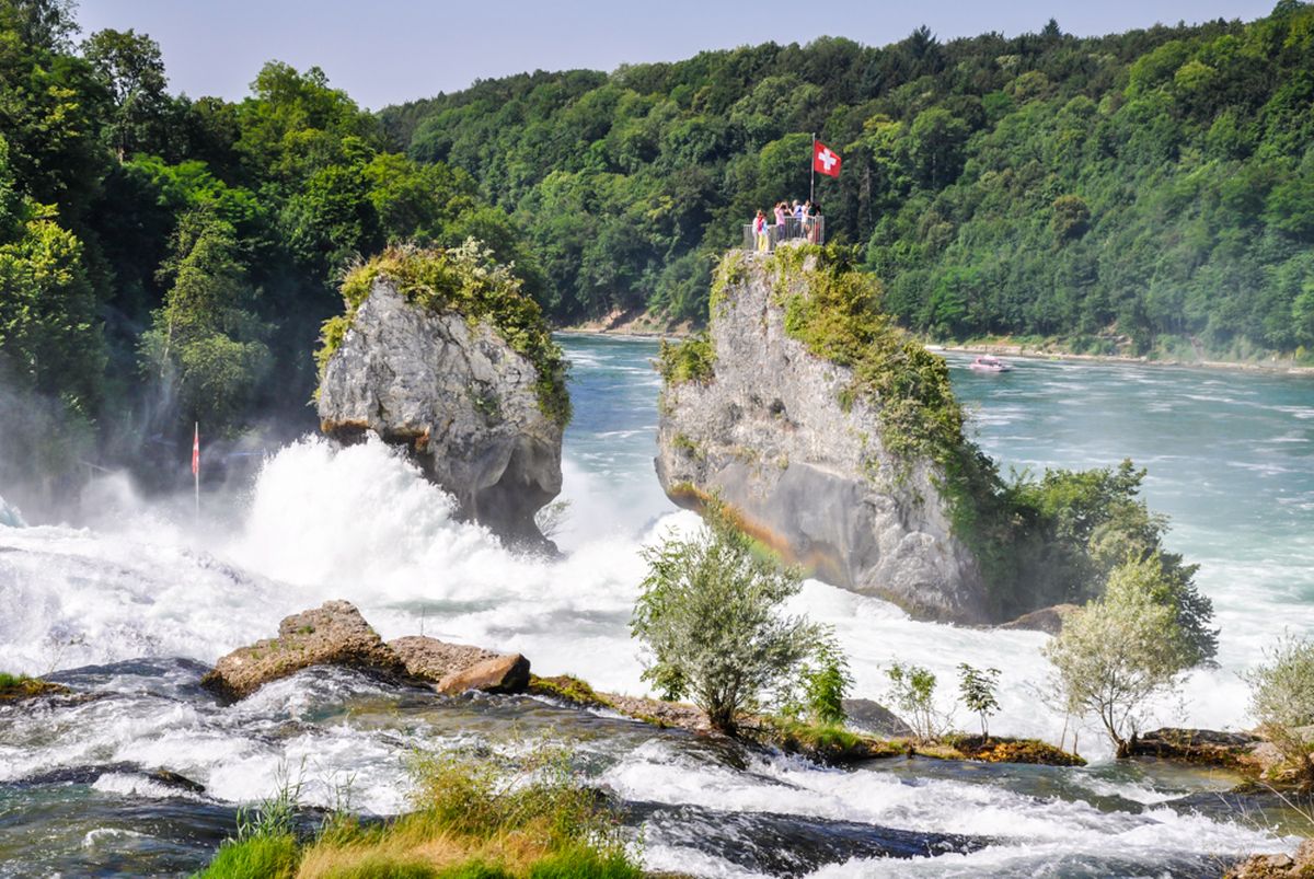 Si quieres visitar las cataratas y hacer un paseo en barco debes esperar hasta el 29 de marzo de 2025, que es el inicio de la temporada. Si quieres visitar las cataratas y hacer un paseo en barco debes esperar hasta el 29 de marzo de 2025, que es el inicio de la temporada. 