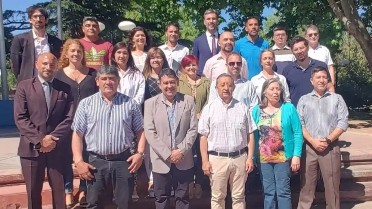 El próximo sábado asume Celso Jaque como intendente de Malargüe como lo había pedido formalmente, tras no lograr un acuerdo de traspaso con Ojeda. El próximo sábado asume Celso Jaque como intendente de Malargüe como lo había pedido formalmente, tras no lograr un acuerdo de traspaso con Ojeda.