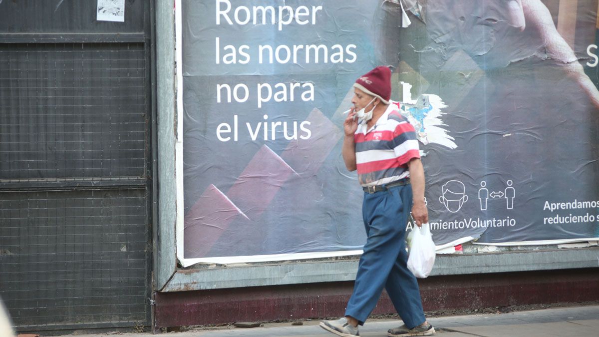 Suarez evalúa la libre circulación para recuperados de coronavirus.