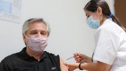 Alberto Fernández se había aplicado la primera dosis de la vacuna Sputnik V el pasado 21 de enero. Alberto Fernández se había aplicado la primera dosis de la vacuna Sputnik V el pasado 21 de enero.