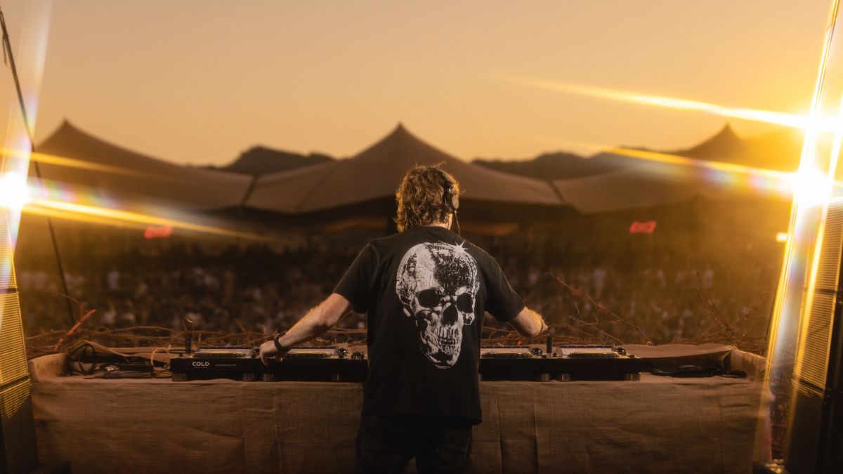 &nbsp;El DJ Hernán Cattáneo, sacudió las montañas de Potrerillos con su progressive house en una multitudinaria fiesta multisensorial.