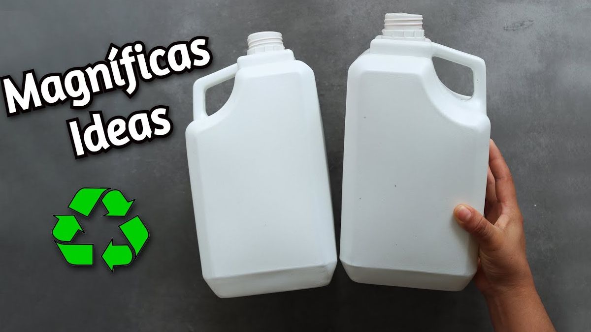 El DIY para hacer herramientas de jardín con botellas de plástico.&nbsp;