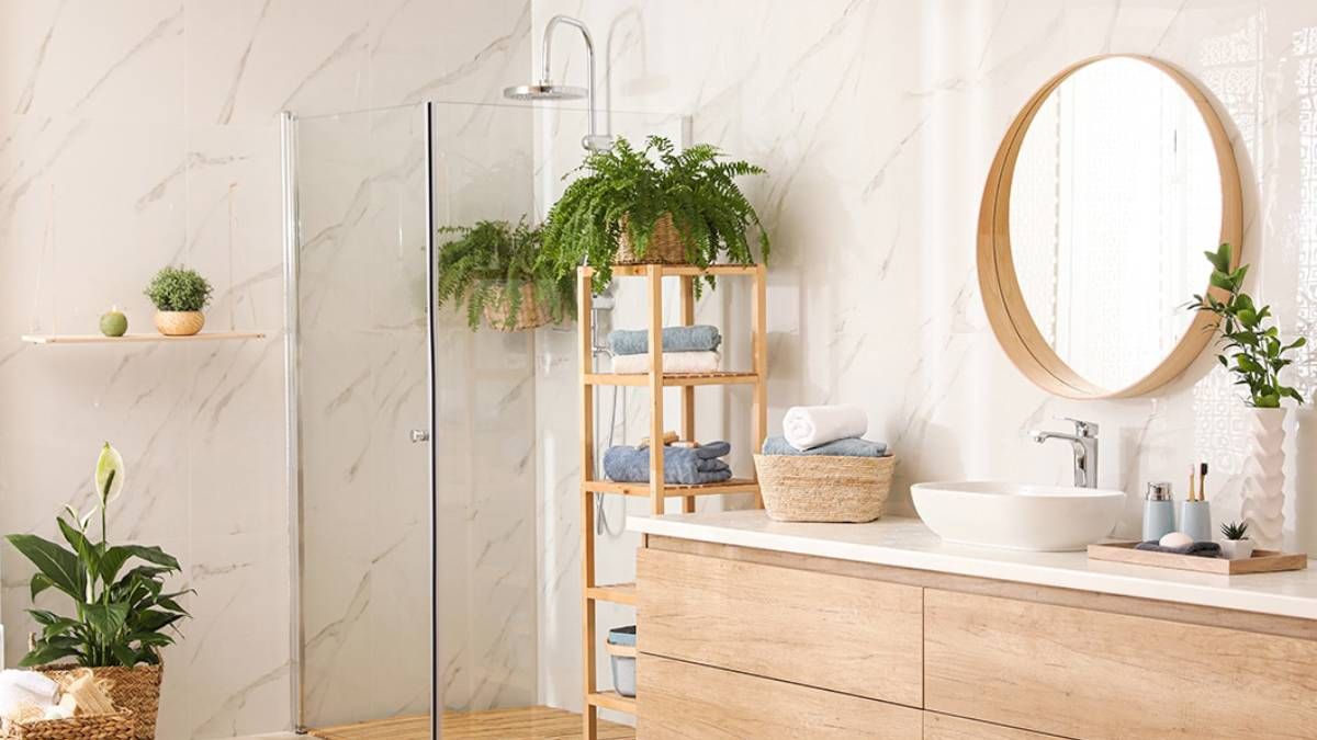 Las plantas colgantes más fáciles de cuidar y que son ideales para decorar tu baño