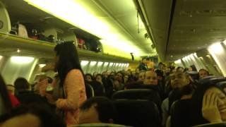 Pasajeros denunciaron que fueron encerrados varias horas en un avión y denunciaron a la compañía