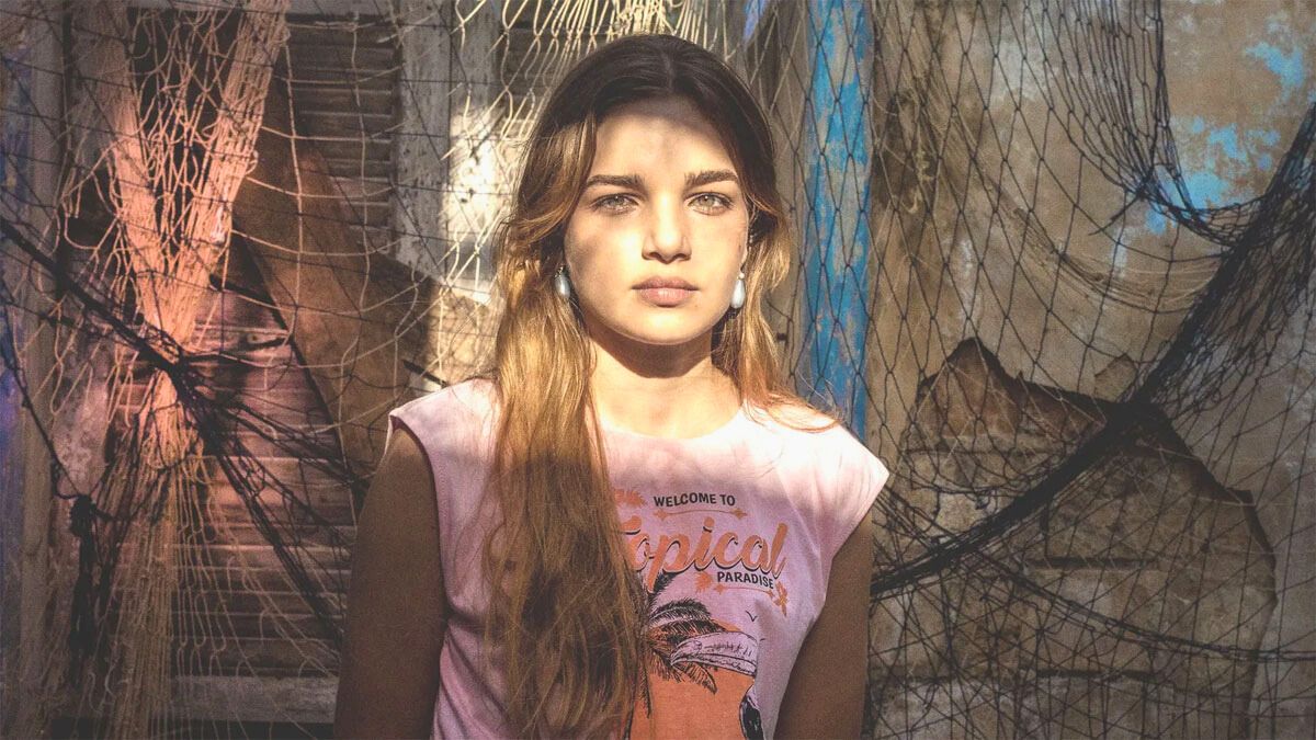 La actriz Domithila Cattete interpreta a Janalice en la serie de Netflix.