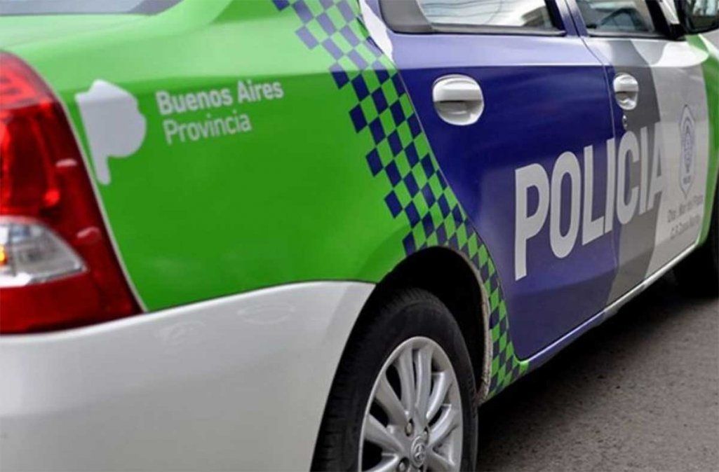 Durante horas, delincuentes que ingresaron a robar una casa de Turdera, Lomas de Zamora, torturaron a un mecánico salvajemente y hasta bebieron un espumante.&nbsp;