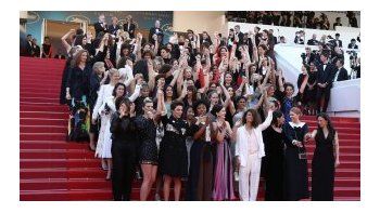 Actrices y cineastas mujeres tomaron la alfombra roja en Cannes para exigir igualdad