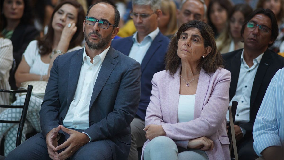 El director General de Escuelas, José Thomas, junto a la senadora nacional Mariana Juri.