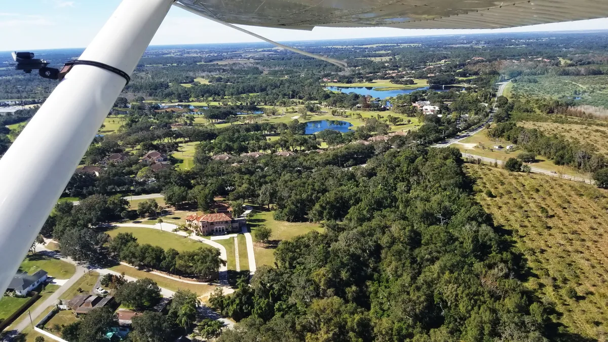 El verde y el agua no faltan en este pueblo hermoso. El verde y el agua no faltan en este pueblo hermoso.