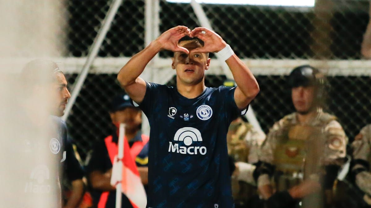 Alex Arce hizo otro gol histórico para Independiente Rivadavia y abrió el camino a la gloria