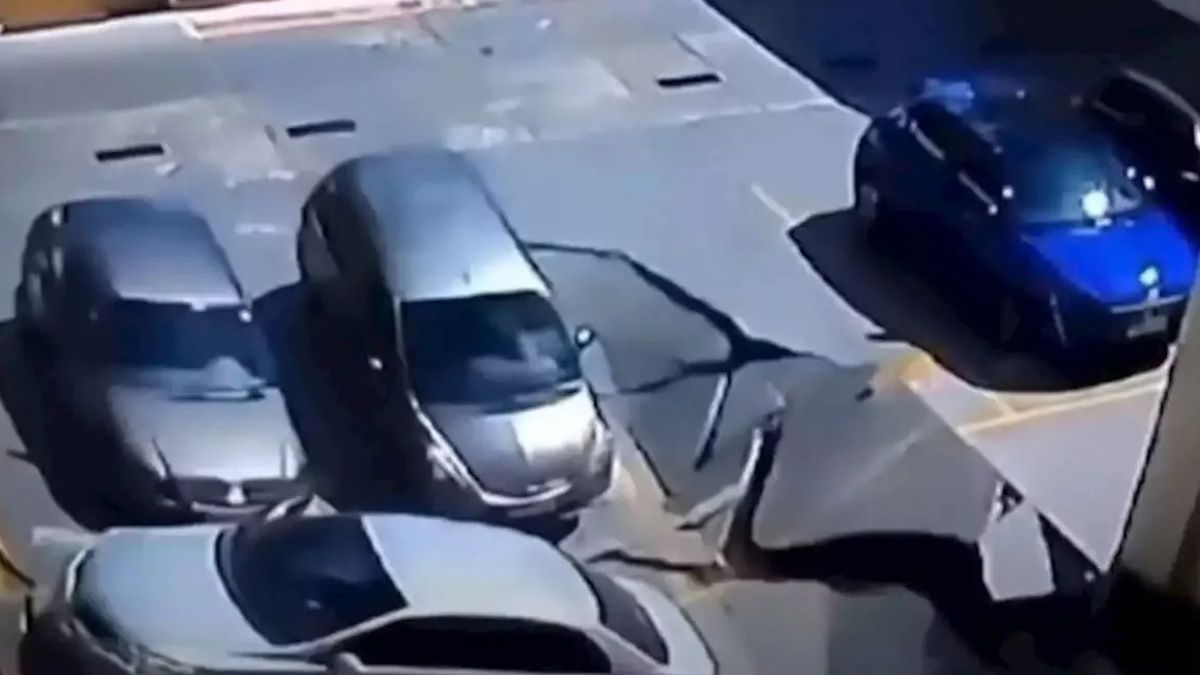 Video: el techo de un shopping en San Pablo se derrumbo y se tragó cuatro vehículos
