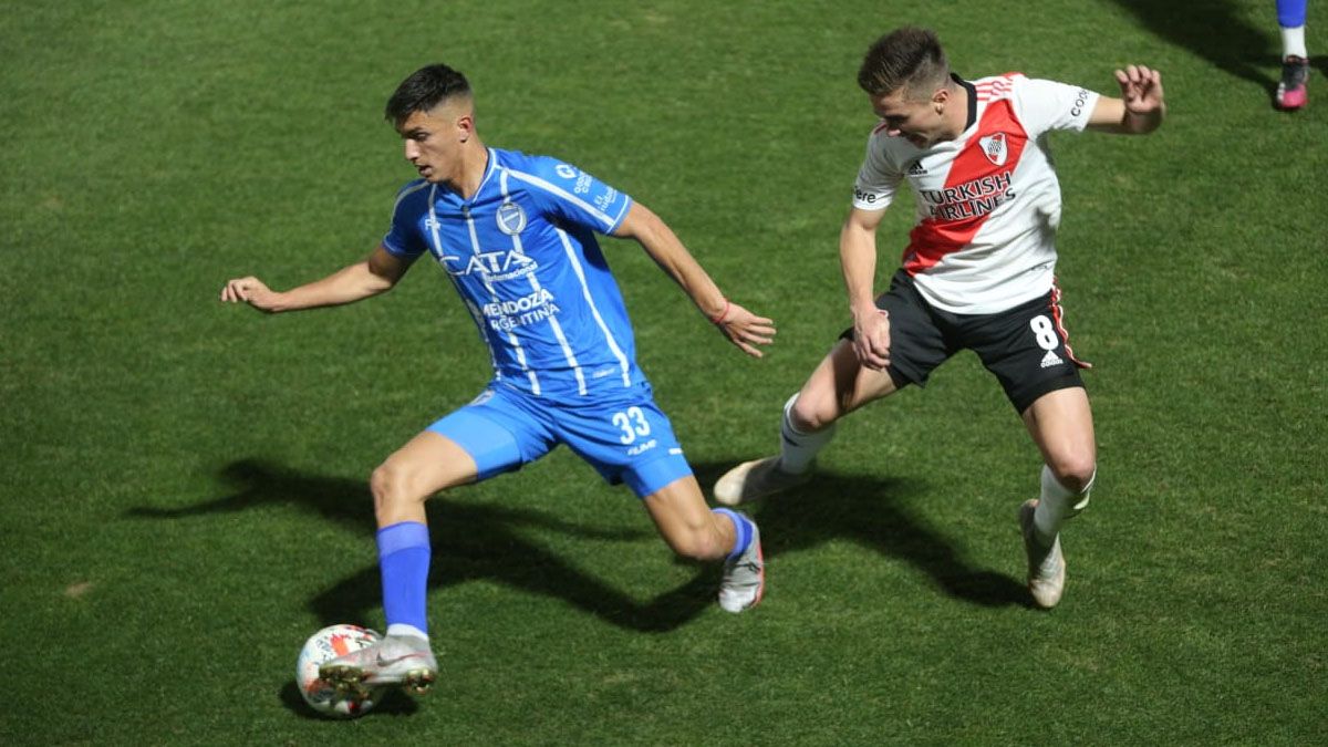 En la última visita de River al Tomba jugaron en el Gambarte. En la última visita de River al Tomba jugaron en el Gambarte.