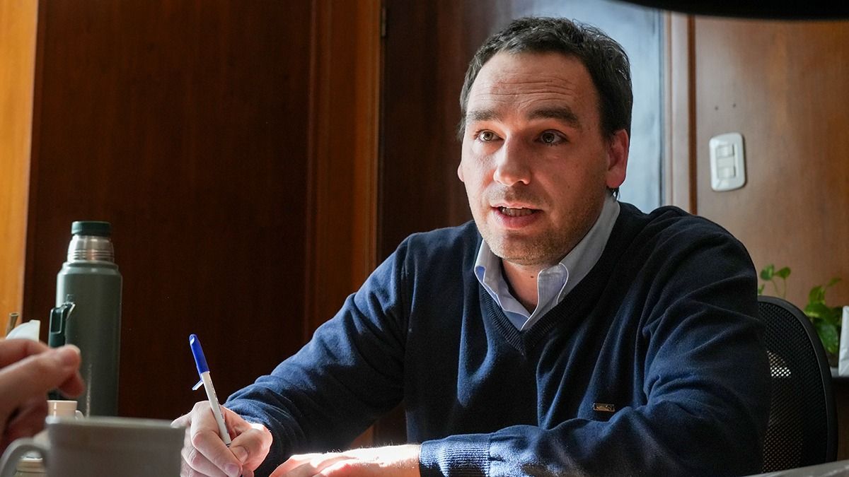 Ministro Rodolfo Montero explicó que la atención a turistas en los hospitales se da en 200 casos mensuales y el mayor problema es el servicio a pacientes con obra social que costaba cobrar a los gerenciadores y se ingresaba a la maquinaria del juicio. Ministro Rodolfo Montero explicó que la atención a turistas en los hospitales se da en 200 casos mensuales y el mayor problema es el servicio a pacientes con obra social que costaba cobrar a los gerenciadores y se ingresaba a la maquinaria del juicio.