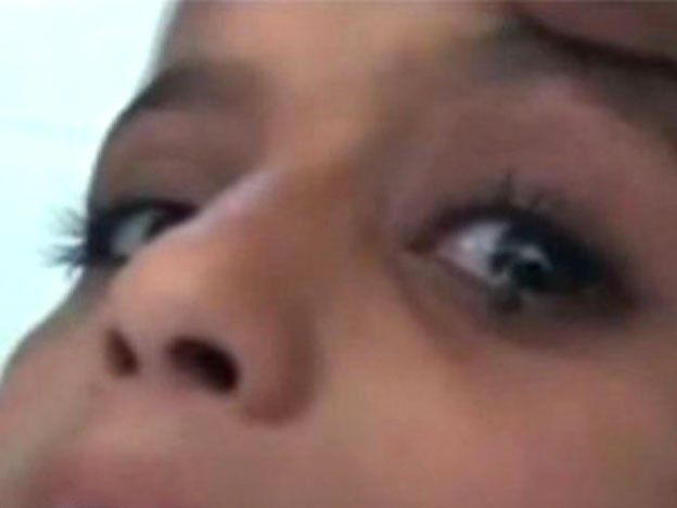Video: el misterio de la niña que llora piedras