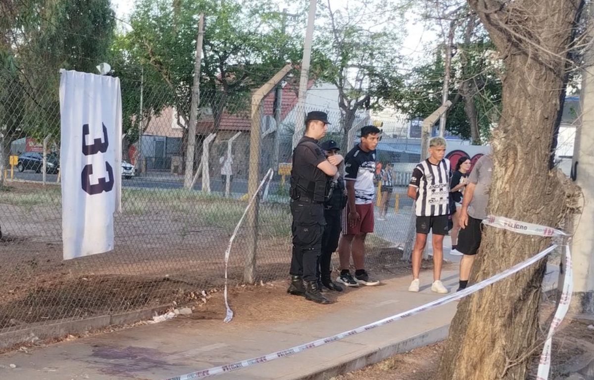 Los incidentes ocurrieron fuera del estadio de Gimnasa y Esgrima Los incidentes ocurrieron fuera del estadio de Gimnasa y Esgrima