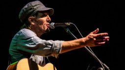 Ale Vitas presenta Saltos al vacío en el Club Social de Paraná