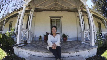 Dolores Etchevehere en la propiedad que es motivo de conflicto familiar y judicial.