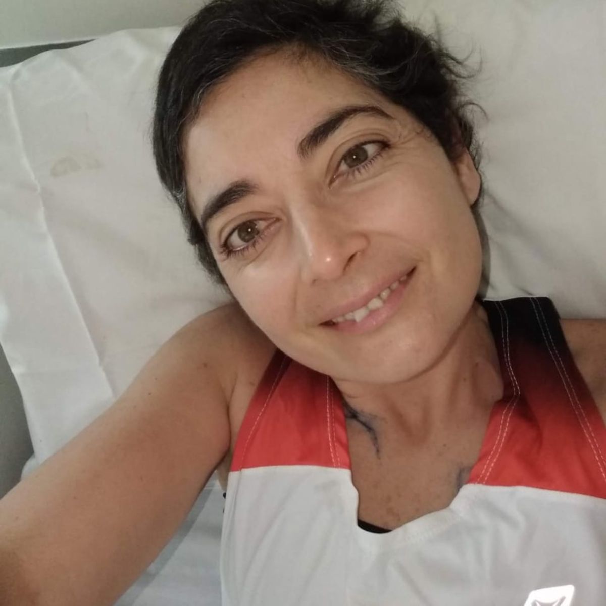 El tratamiento de quimioterapia y los trasplantes de médula ósea ayudan a Natalia en el tratamiento oncológico que recibe en el Hospital Central.