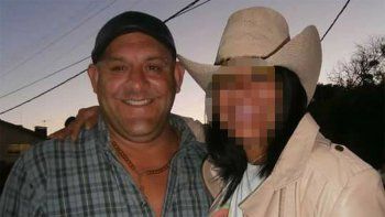 Mató a su ex delante de su niña y se atrincheró junto al cadáver