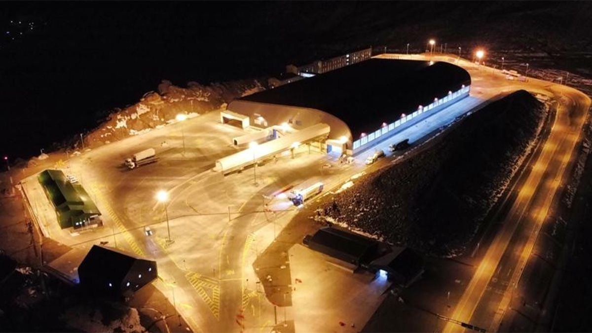 Un camionero murió en un accidente entre dos camiones internacionales en el complejo Los Libertadores, en Chile.