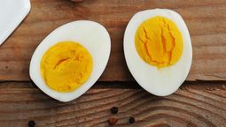 El huevo es muy rico en proteínas, vitaminas, minerales y grasas.