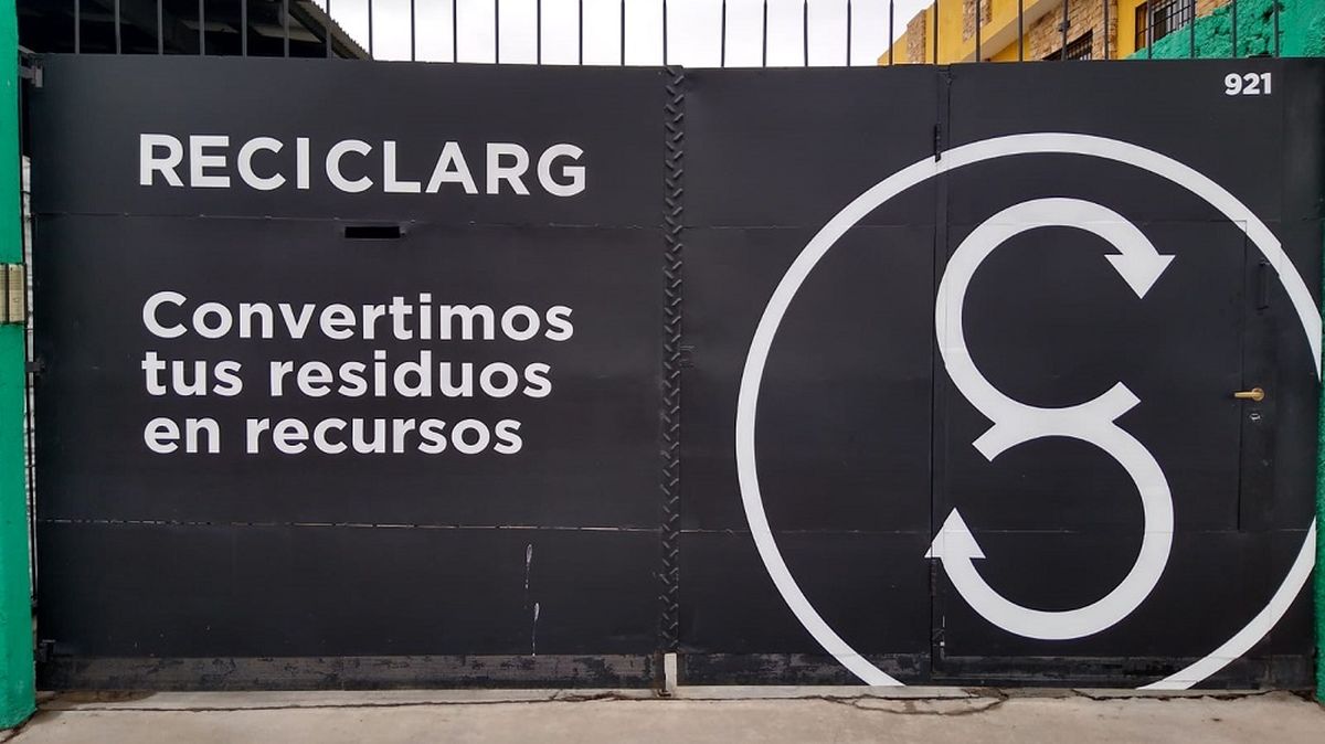 Los mendocinos generamos alrededor de siete kilos de residuos electrónicos por año. Los mendocinos generamos alrededor de siete kilos de residuos electrónicos por año.