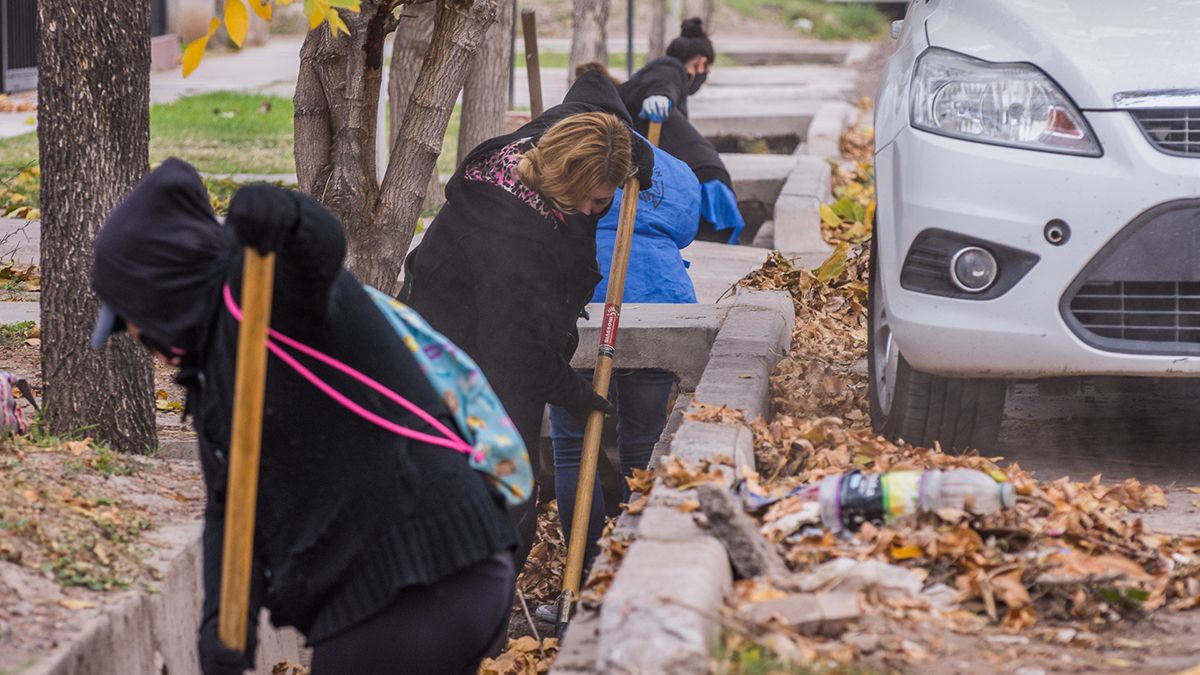 Agrupaciones sociales hacen tareas de limpieza en San Martín