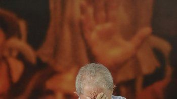 Le prohibieron la salida de Brasil al ex presidente Lula