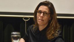 Laura Alonso insistió en que la ley no prohíbe participar en empresas offshore