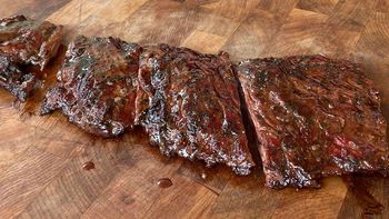 Ni chimichurri ni salsa criolla: la receta que le da el mejor sabor a la carne del asado a la parrilla Ni chimichurri ni salsa criolla: la receta que le da el mejor sabor a la carne del asado a la parrilla