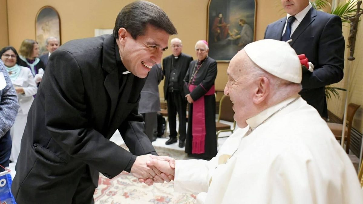 Varias anécdotas recordó el cura mendocino junto al Papa Francisco. Varias anécdotas recordó el cura mendocino junto al Papa Francisco.