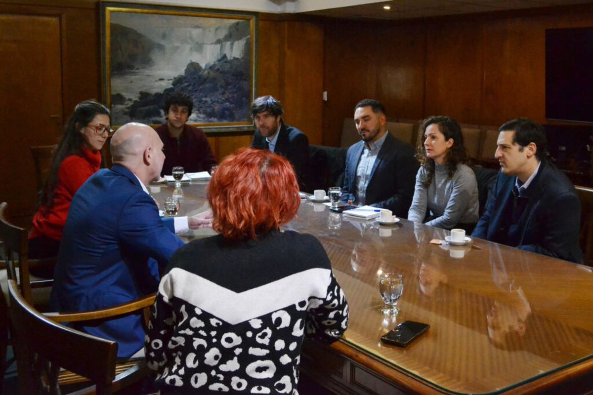 Esta semana se reunieron representantes de la Comisión contra la Tortura con el presidente de la Corte, Dalmiro Garay. Esta semana se reunieron representantes de la Comisión contra la Tortura con el presidente de la Corte, Dalmiro Garay.