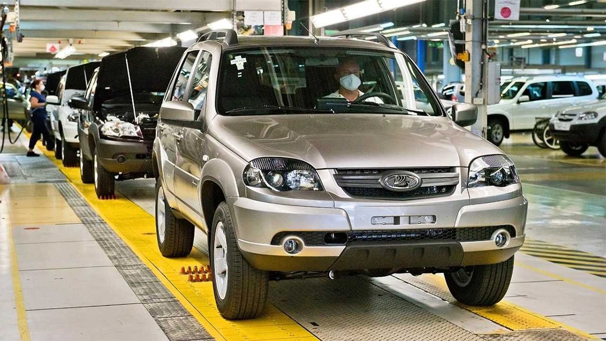 Guerra Rusia - Ucrania: Renault evalúa las opciones relacionadas con su participación en AvtoVaz lidera el mercado de automóviles con su marca Lada.