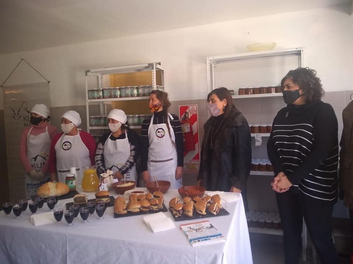 Se vienen las hamburguesas de chivito desde Malargüe al país