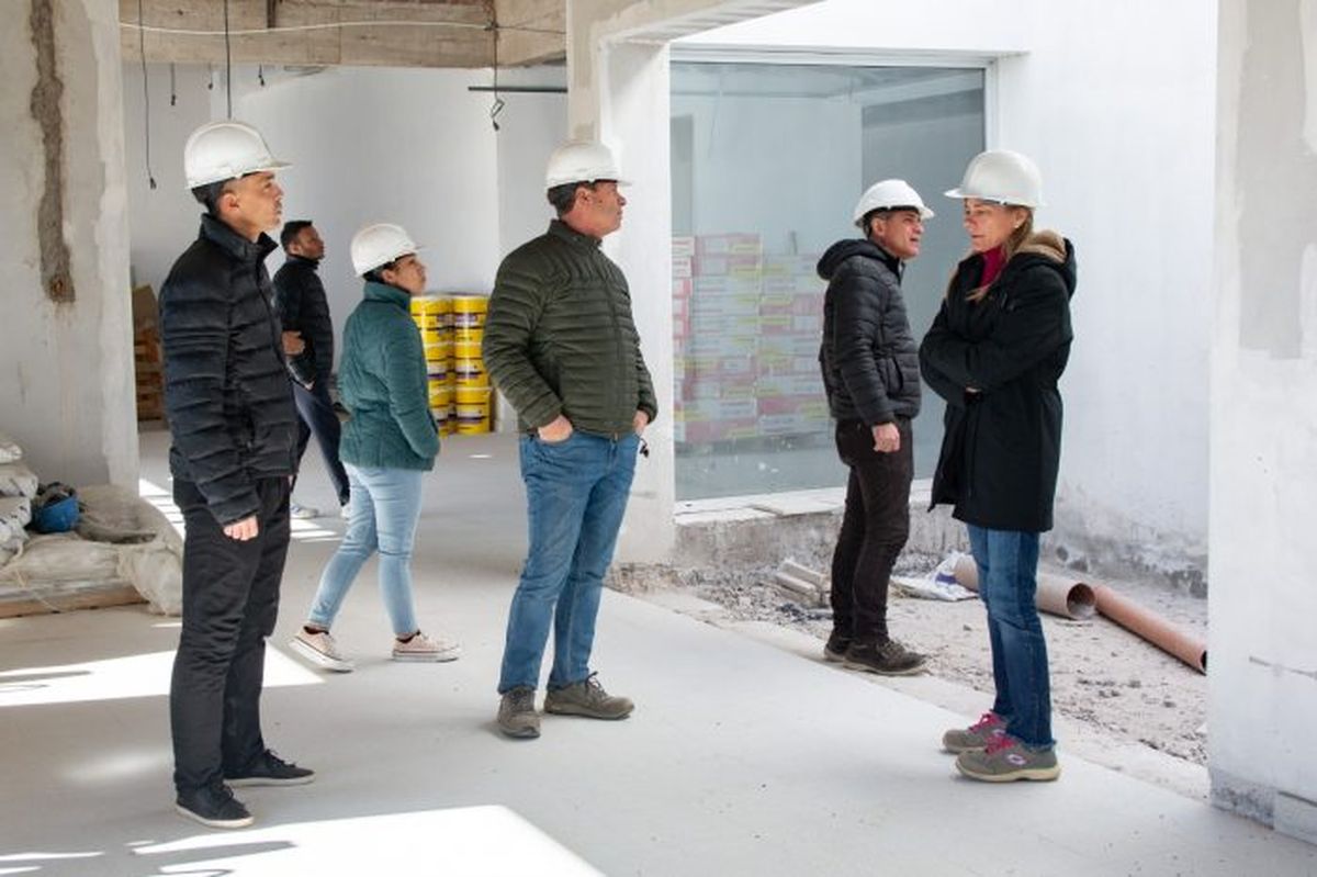 Recorrida por las instalaciones del futuro hospital Illia. No se lo vio al intendente Ubieta.