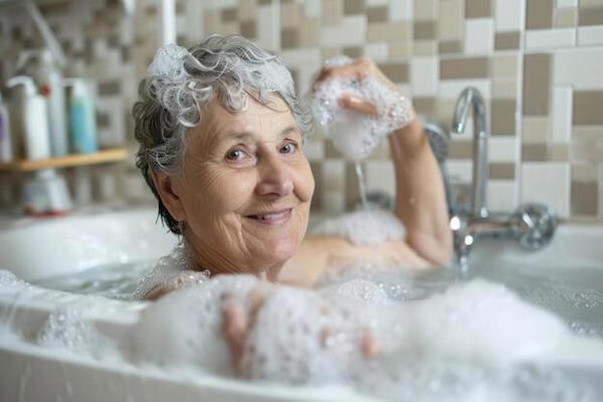 No todos los días: cada cuánto deben ducharse los adultos mayores, según experta No todos los días: cada cuánto deben ducharse los adultos mayores, según experta