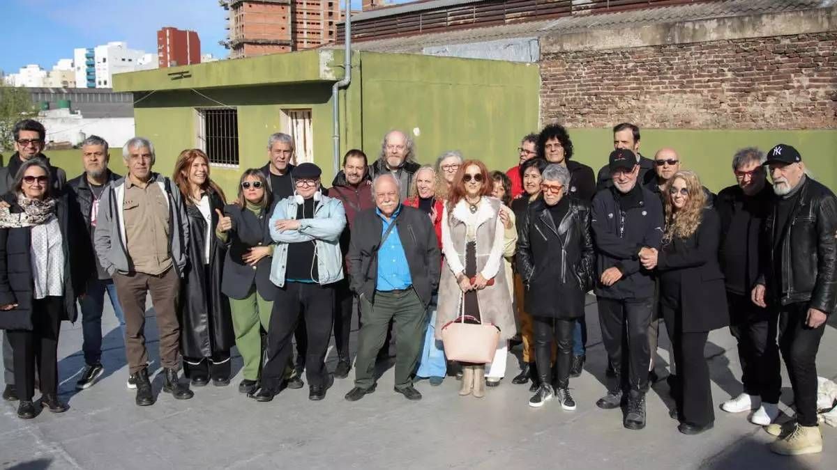 Parte de los músicos que integran la Fundación, durante la visita al hogar que les cedió hace 2 años el municipio de Avellaneda, en Buenos Aires. Parte de los músicos que integran la Fundación, durante la visita al hogar que les cedió hace 2 años el municipio de Avellaneda, en Buenos Aires.
