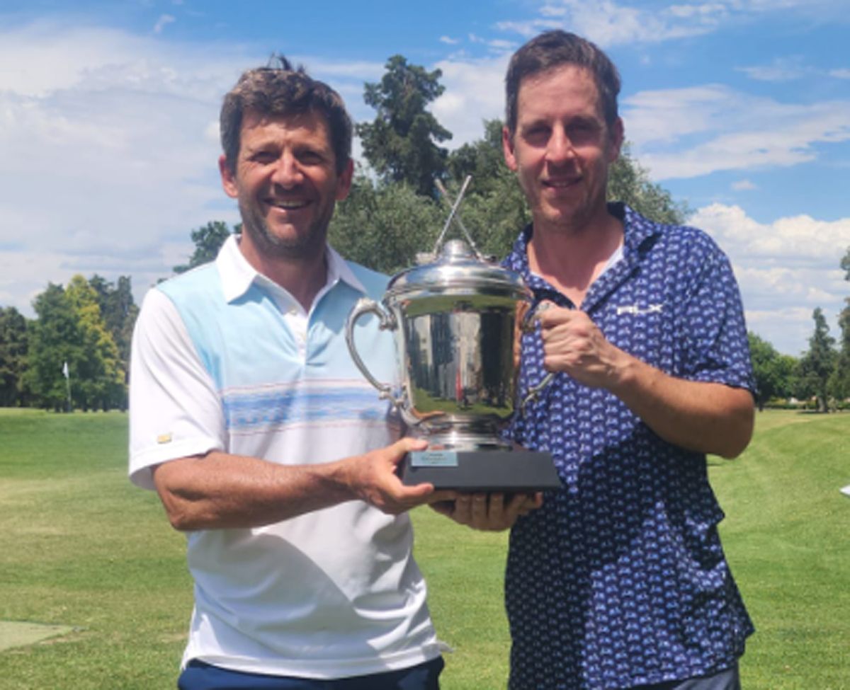 Gabriel Goldstein y Danlo Yapur ganaron la Benenati Cup en el Club de Campo Mendoza. Gabriel Goldstein y Danlo Yapur ganaron la Benenati Cup en el Club de Campo Mendoza.