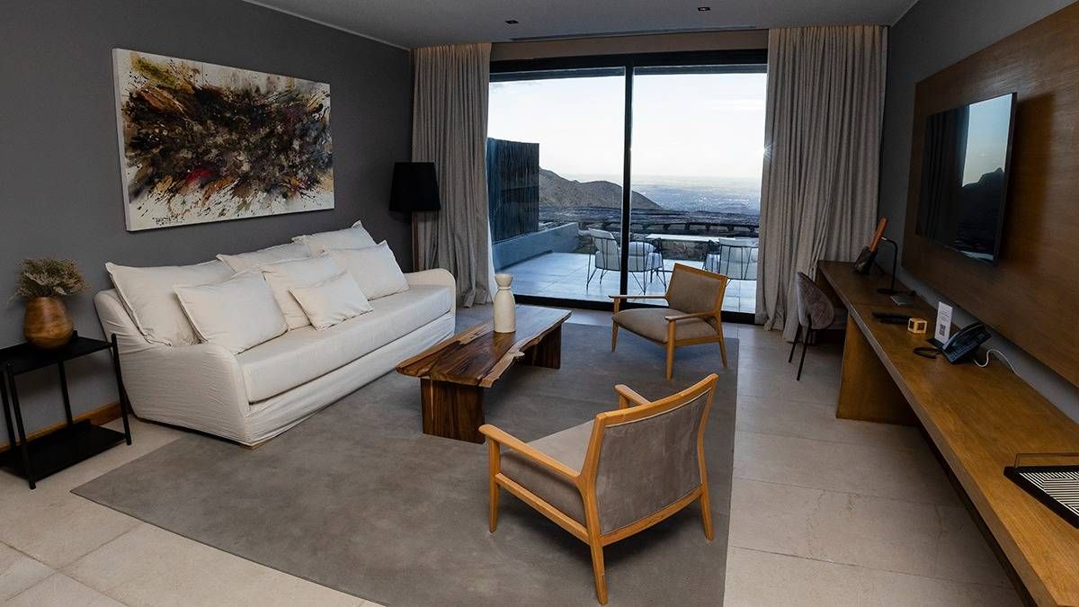 Las confortables habitaciones se emplazan apenas a 20 minutos del centro de Mendoza. Las confortables habitaciones se emplazan apenas a 20 minutos del centro de Mendoza.