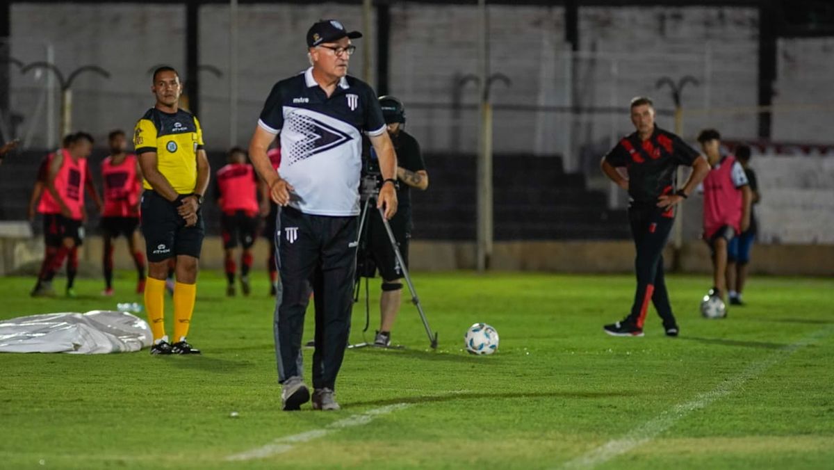 El Chaucha José María Bianco fue claro en sus conceptos, tras el partido ante Defensores de Belgrano. El Chaucha José María Bianco fue claro en sus conceptos, tras el partido ante Defensores de Belgrano.
