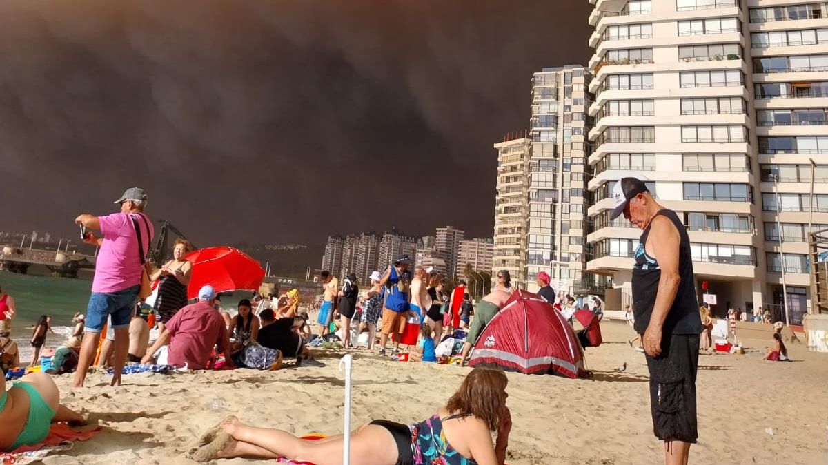 La imagen de la playa el viernes a la tarde en las costas chilenas. La imagen de la playa el viernes a la tarde en las costas chilenas.