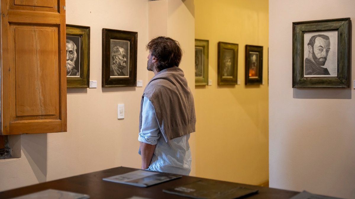 La obra del maestro Víctor Delhez ahora tiene su lugar de exposición permanente en el Centro Cultural Paso de los Andes, en Chacras. La obra del maestro Víctor Delhez ahora tiene su lugar de exposición permanente en el Centro Cultural Paso de los Andes, en Chacras.