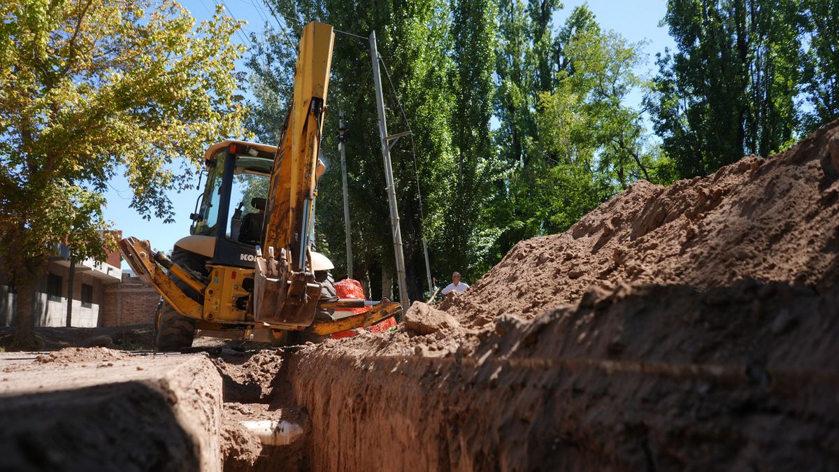 Siguen los trabajos para el colector cloacal Costa Flores-Perdriel en Luján.
