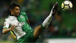 Espanyol realizó una oferta millonaria por Alan Ruiz Espanyol realizó una oferta millonaria por Alan Ruiz