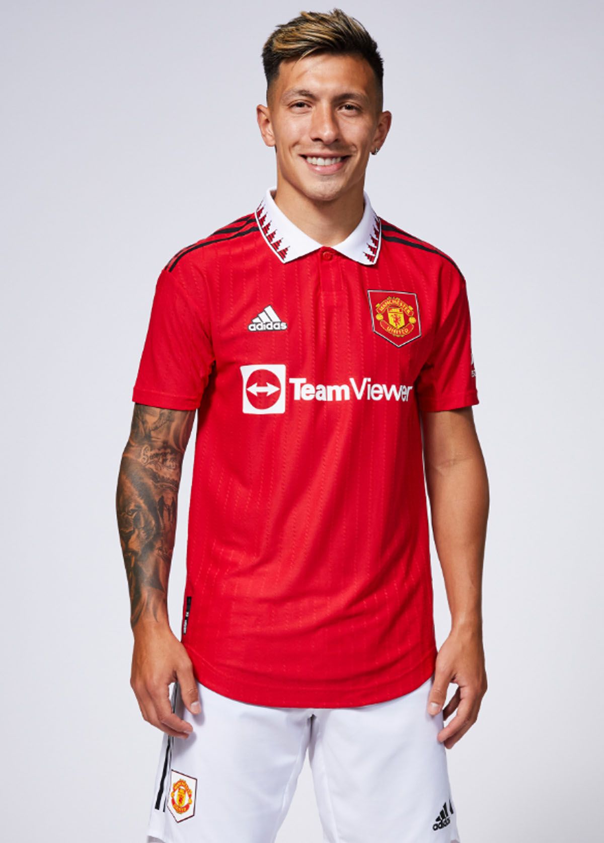 Lisandro Martínez fue presentado oficialmente en el Manchester United