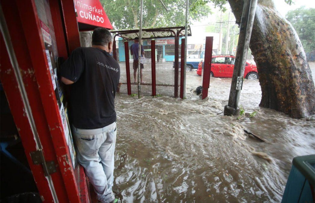 Las tormentas seguirán en el Gran Mendoza, por lo que se recomienda tomar todas las precauciones si se necesita salir del hogar.