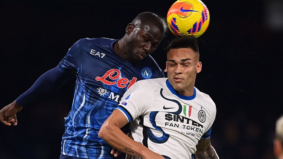 Lautaro Martínez y el Inter lograron un buen empate ante el Napoli.