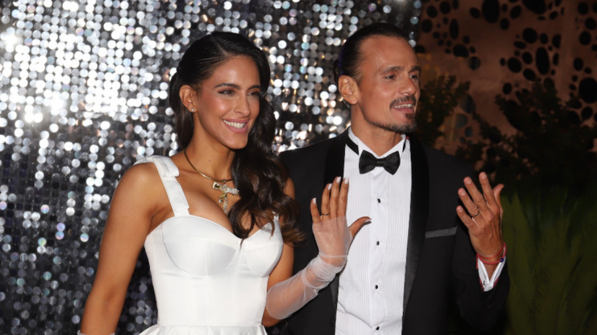 Celeste Muriega se casa y lleva transparencias en su vestido de novia ultra audaz