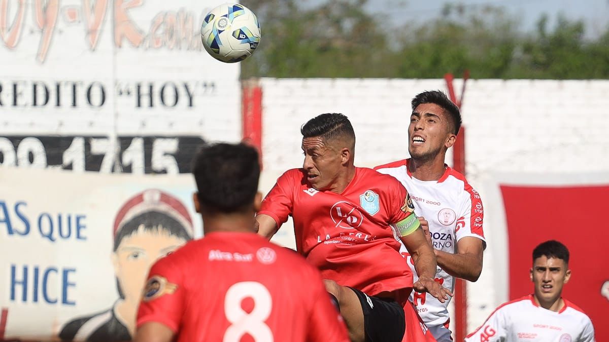 Huracán las Heras perdió 3 a 0 ante Ciudad de Bolívar en el General San Martín.